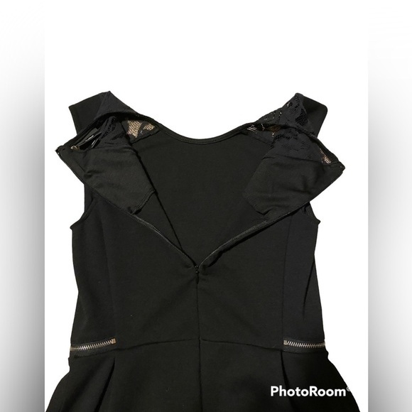 Mossimo Small A line Zip Back dress with lace detail - Picture 3 of 5
